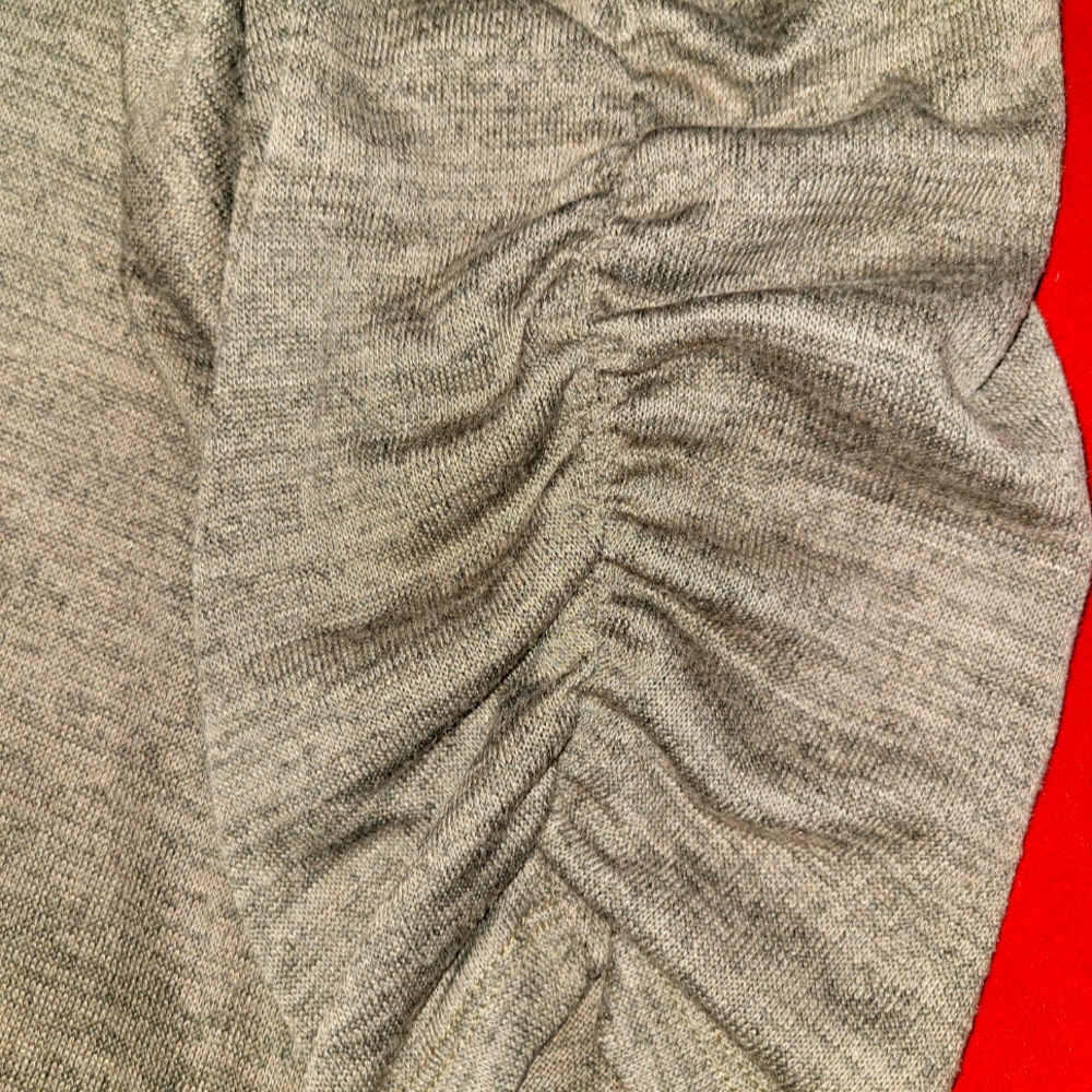Comfy lightweight beige top - Picture 2 of 3